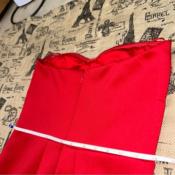 Express Women NWOT! Hot Red Strapless Scuba Flounce Stretch Dress Size 8 - Picture 16 of 17